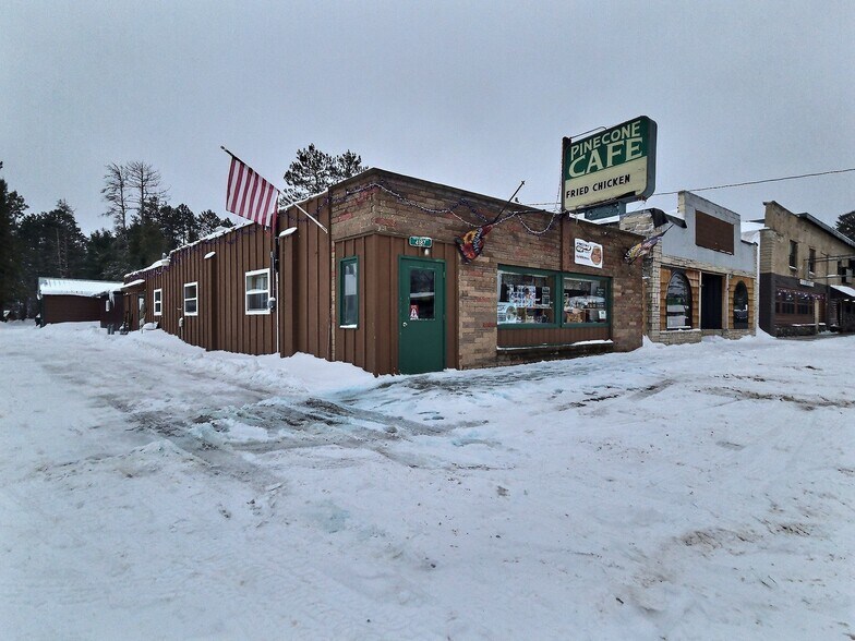 Primary Photo Of 4187 Highway B, Land O Lakes General Retail For Sale