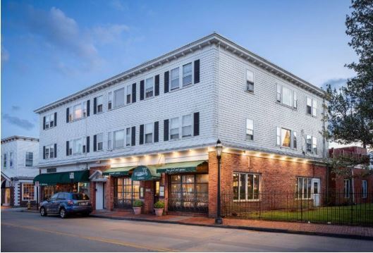 Primary Photo Of 103 Bellevue Ave, Newport Restaurant For Lease