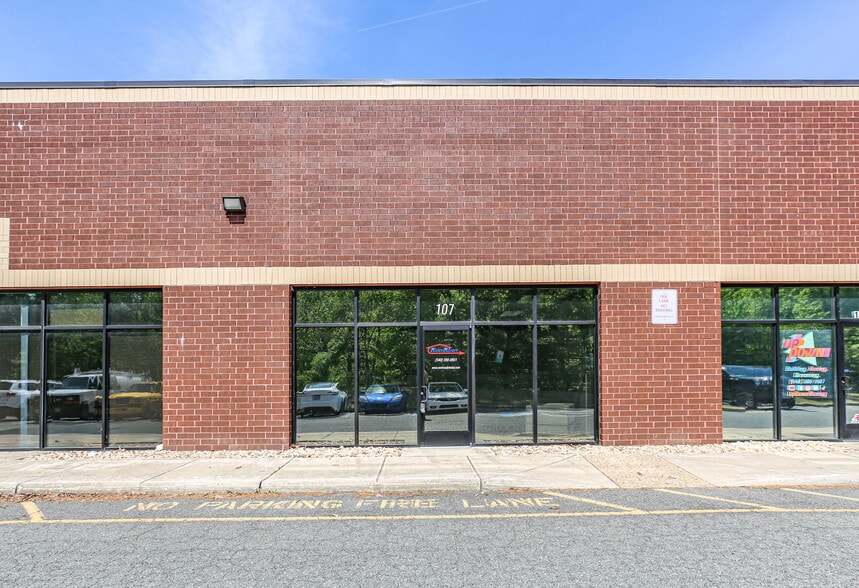 More Photos Of 3619 Richmond Hwy, Stafford Light Distribution For Sale