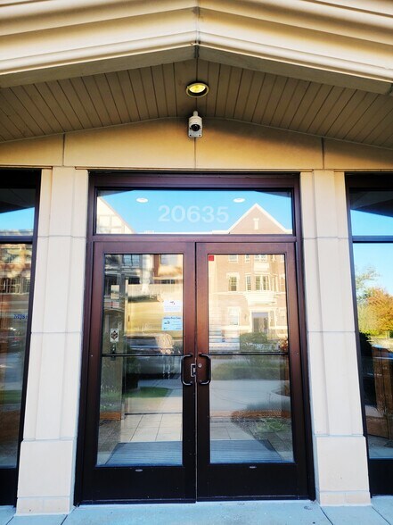 More Photos Of 20635 Abbey Woods Ct N, Frankfort Loft Creative Space For Lease