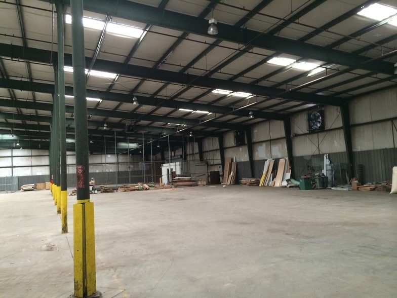 More Photos Of 1910 Murphy Ave SW, Atlanta Manufacturing For Lease
