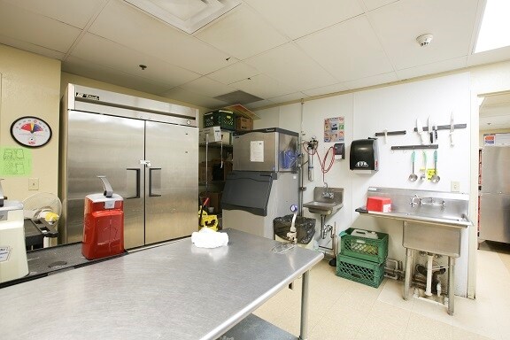 More Photos Of 5050 N 19th Ave, Phoenix Schools For Lease