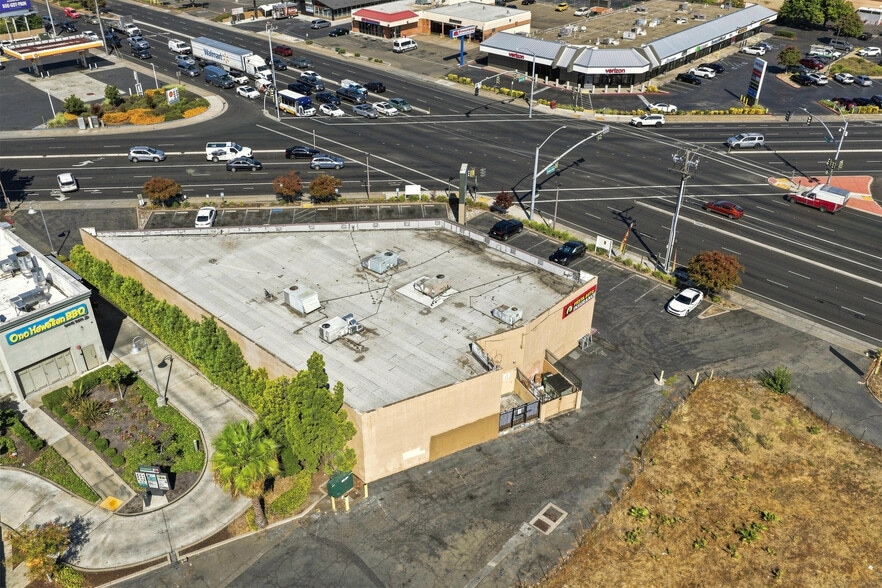 More Photos Of 5044 Madison Ave, Sacramento General Retail For Sale