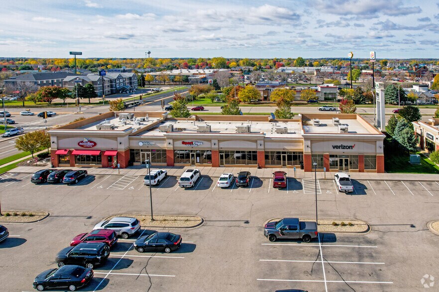 More Photos Of 1051 Pearson Dr, Hudson General Retail For Lease