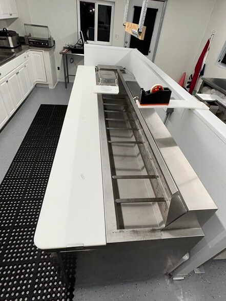 More Photos Of 1002 Cross st, Robinson Restaurant For Sale