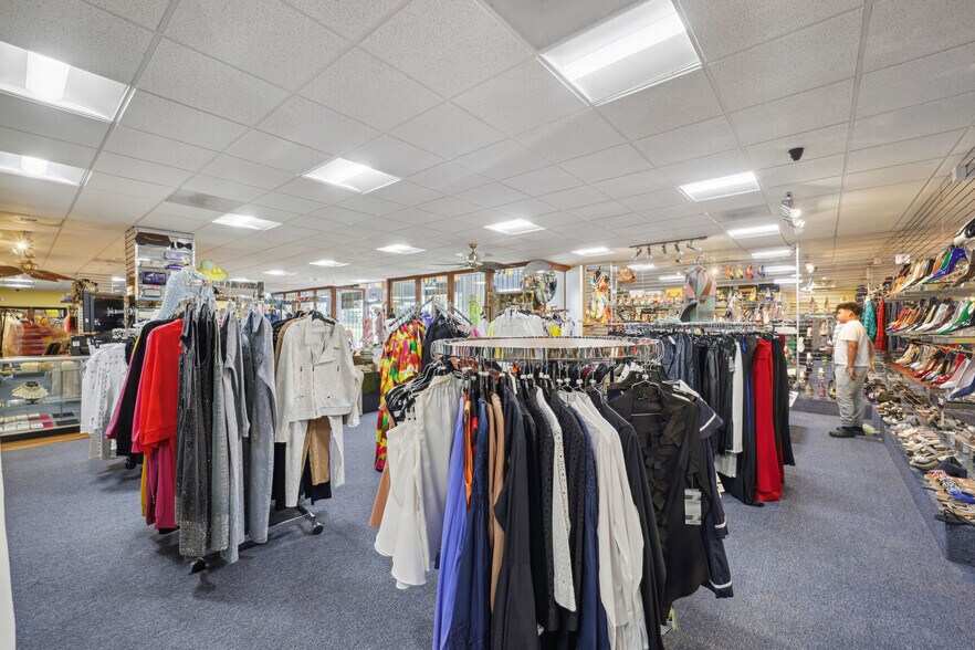 More Photos Of 5061 Allentown Rd, Suitland General Retail For Sale