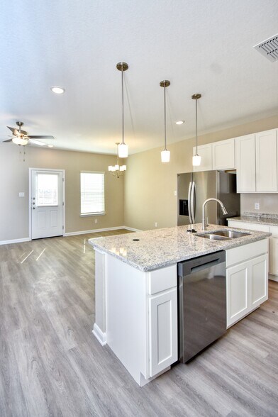 More Photos Of 6202 Oakland Rdg, San Antonio Apartments For Sale