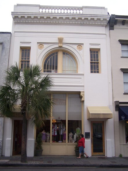 More Photos Of 302 King St, Charleston Storefront Retail Office For Lease