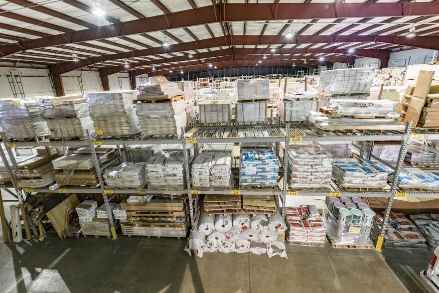 More Photos Of 21019 Spring Towne Dr, Spring Showroom For Lease