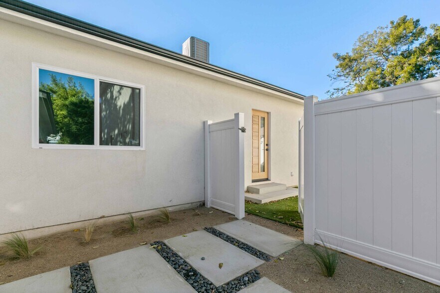 More Photos Of 6842 Cedros Ave, Van Nuys Apartments For Sale
