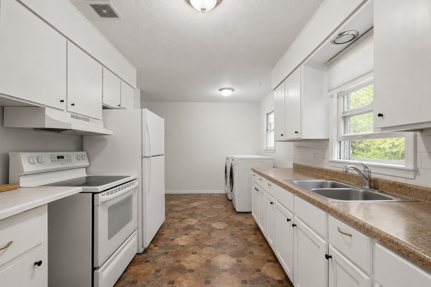 More Photos Of 1424 S 55th St, Kansas City Religious Facility For Sale