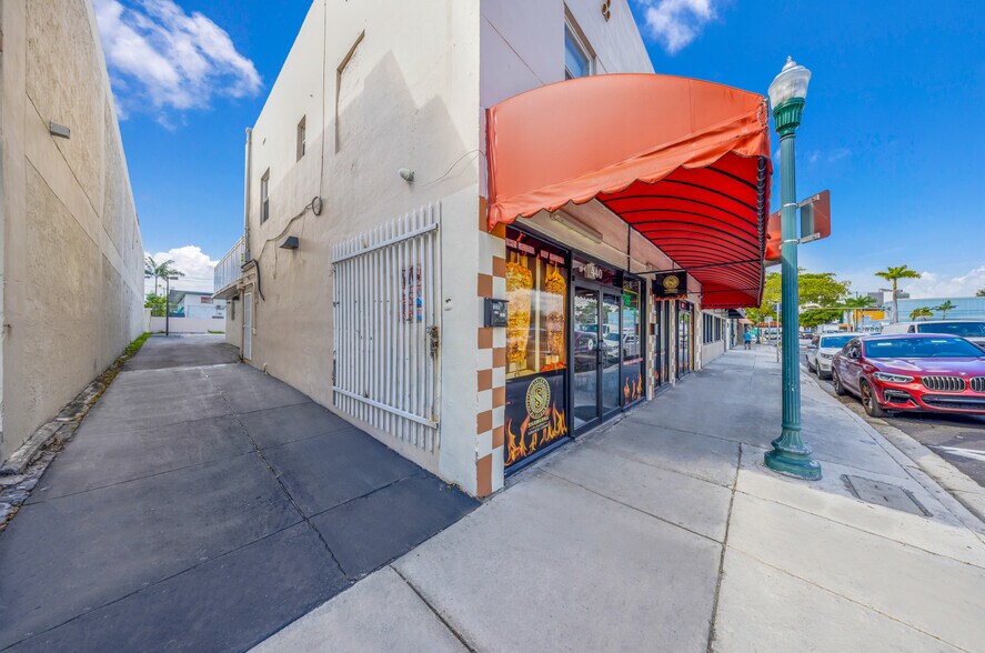 More Photos Of 440 SW 8th St, Miami Storefront Retail Residential For Sale