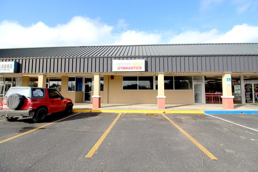 More Photos Of 1458 S 6th St, Macclenny Storefront For Lease