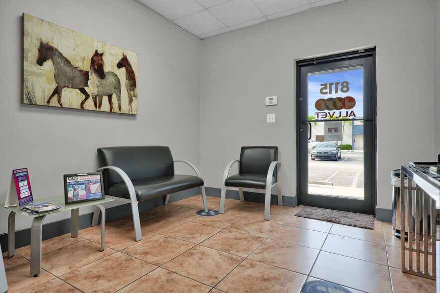 More Photos Of 8111-8119 NW 33rd St, Miami Warehouse For Sale