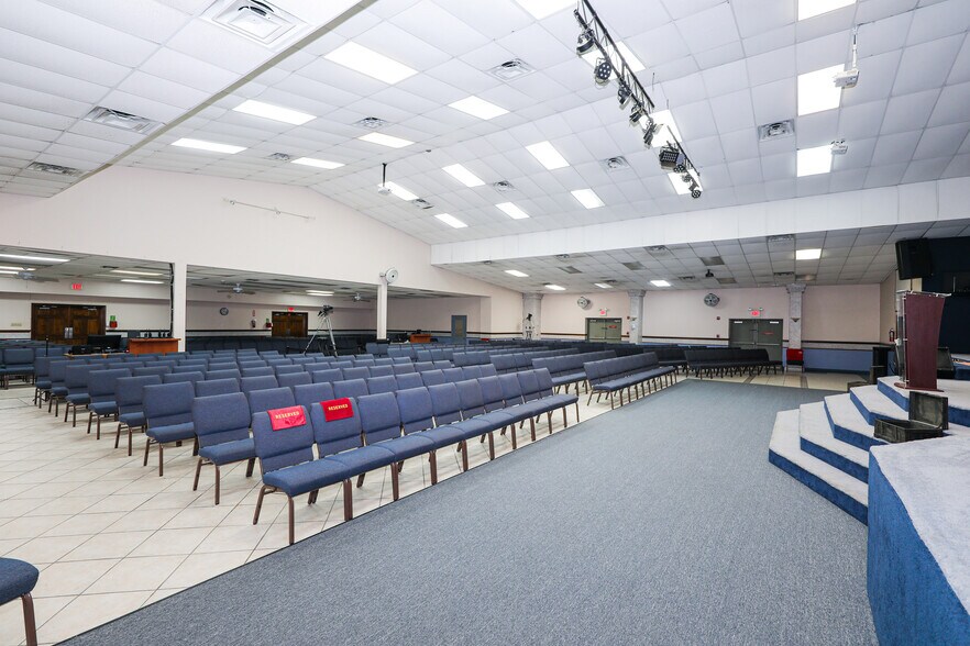 More Photos Of 1600 Clark Blvd, Laredo General Retail For Sale