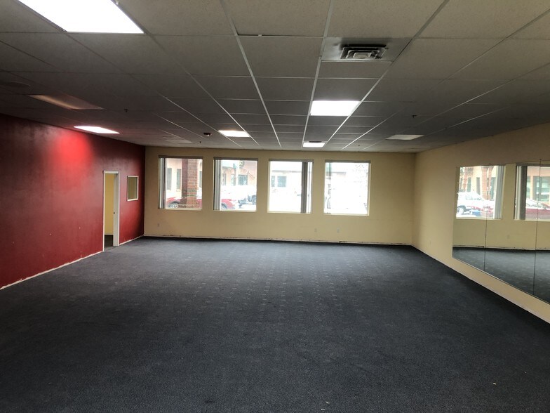 More Photos Of 5601 W Clearwater Ave, Kennewick General Retail For Lease