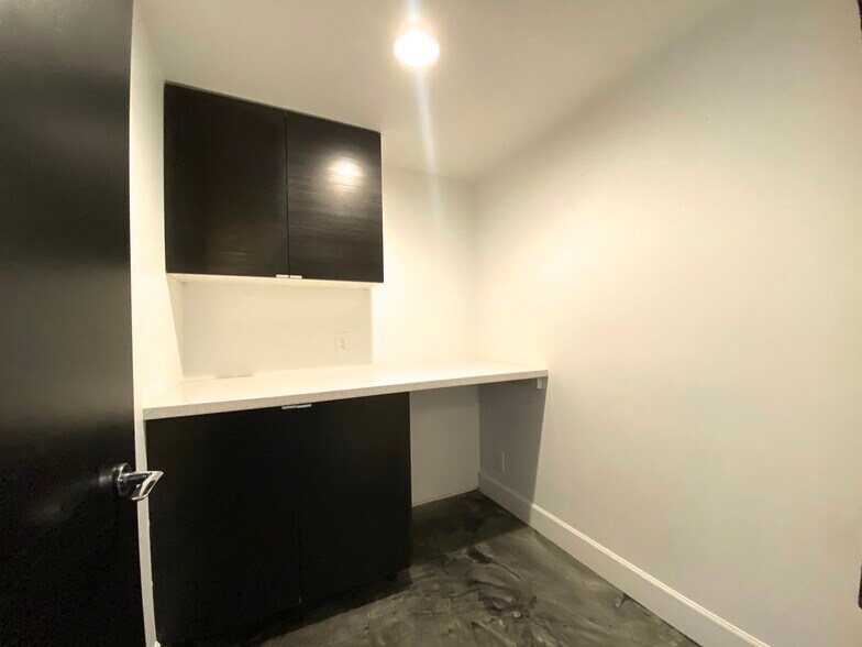 More Photos Of 4331 N 12th St, Phoenix Office Residential For Lease