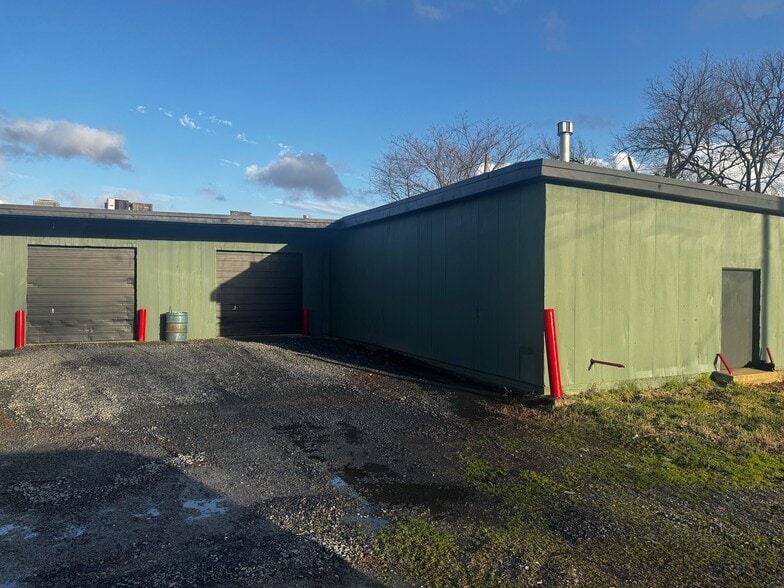 More Photos Of 400-404 Dixie Ln, North Little Rock Warehouse For Sale