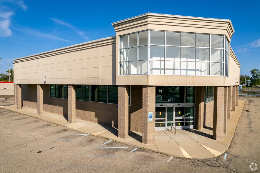 Primary Photo Of 3753 S Dort Hwy, Flint Drugstore For Lease