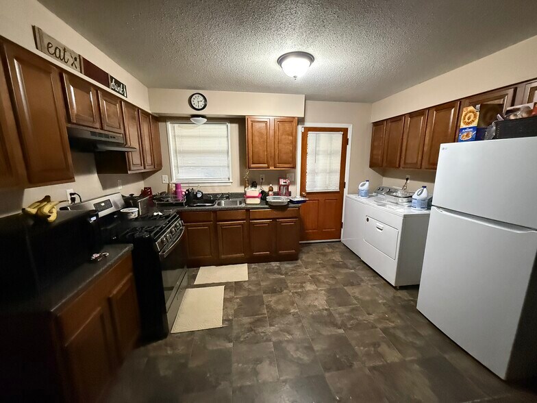 More Photos Of , Memphis Multifamily For Sale
