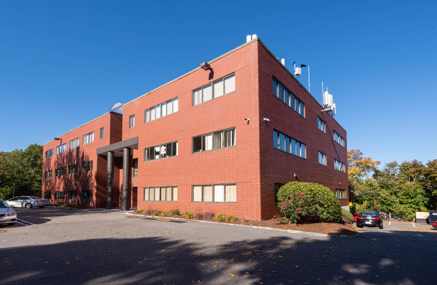 Primary Photo Of 39 Cross St, Peabody Medical For Lease