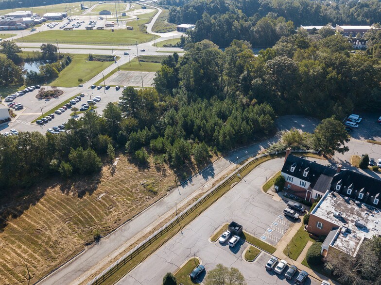 More Photos Of 7626 Sandler Dr, North Chesterfield Multifamily For Sale