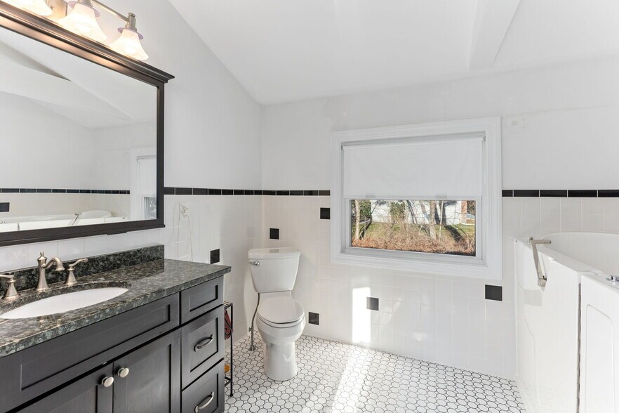 More Photos Of 860 Washington St, South Easton General Retail For Sale