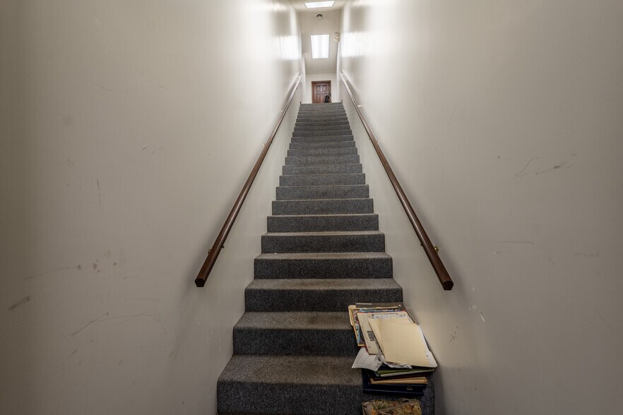 More Photos Of 24112 E 2nd St, Wellston Office For Sale