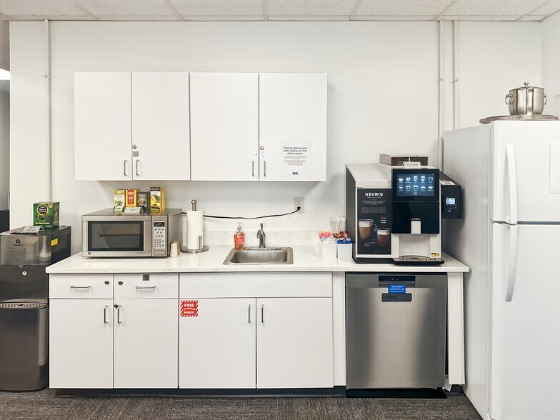 More Photos Of 155 E Market St, Indianapolis Coworking Space