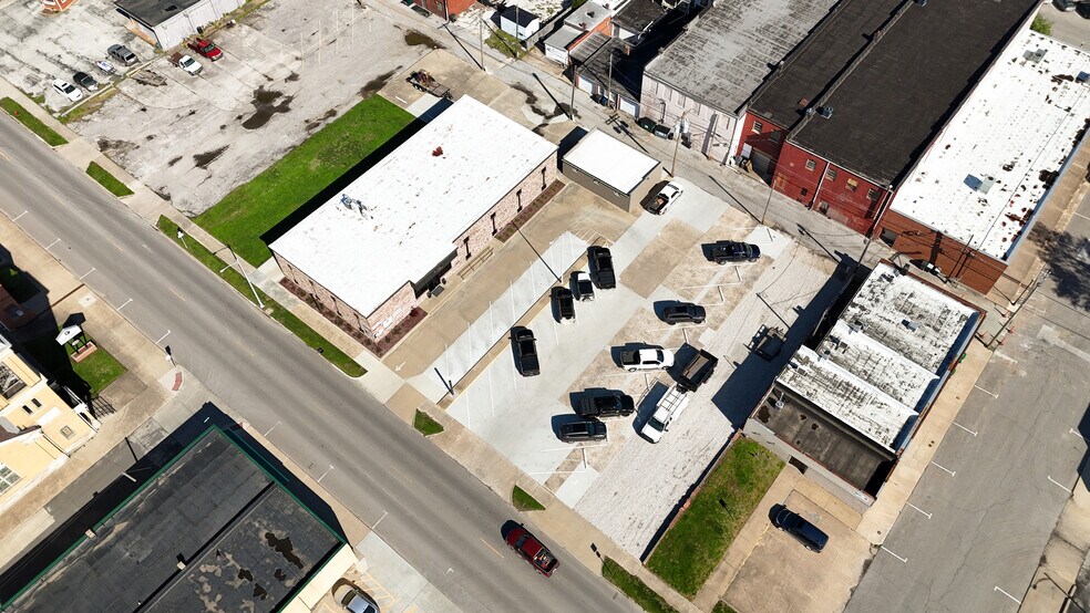 More Photos Of 509 - 511 W. Rollins, Moberly Office For Lease