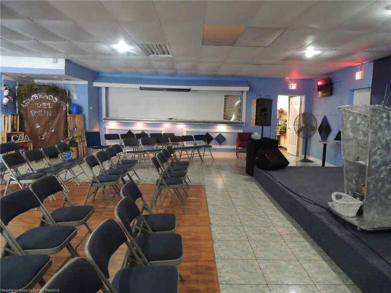 More Photos Of 408 N Ridgewood Dr, Sebring Freestanding For Sale