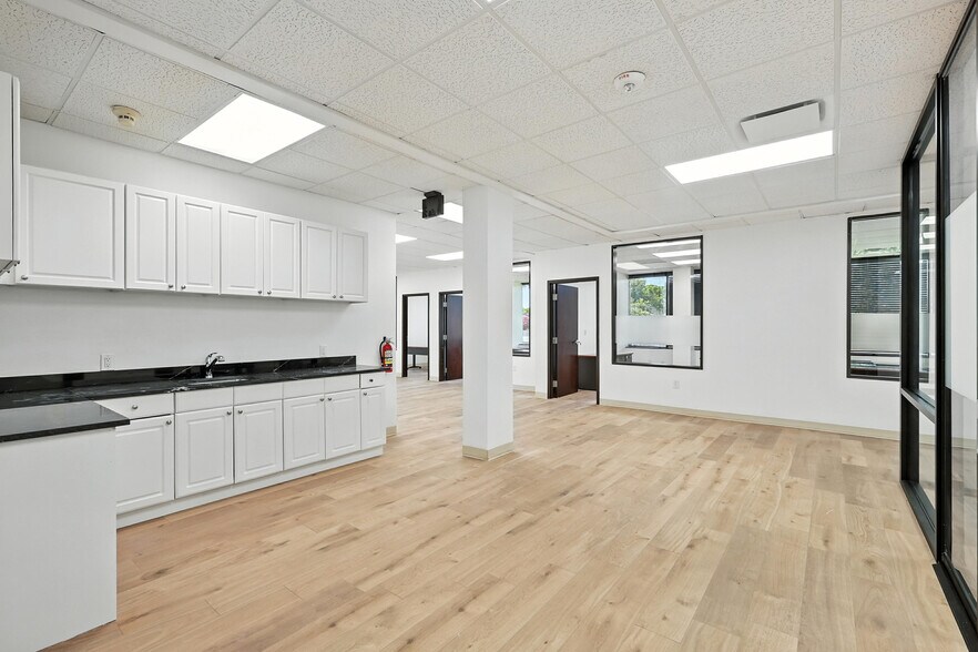 More Photos Of 1100 W Campbell Rd, Richardson Office For Lease
