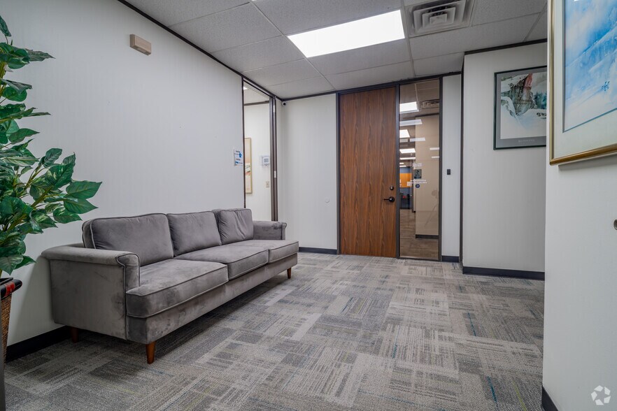 More Photos Of 4203-4211 Gardendale St, San Antonio Office For Lease