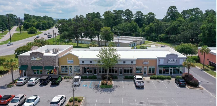 More Photos Of 864 Parris Island Gtwy, Beaufort Storefront For Lease