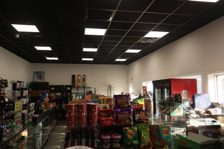More Photos Of 515 Williamstown Rd, Sicklerville Storefront For Sale