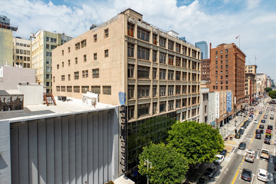 More Photos Of 737 S Broadway, Los Angeles Loft Creative Space For Sale