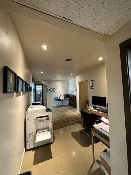 More Photos Of 1195 N Spring Creek Pl, Springville Showroom For Lease