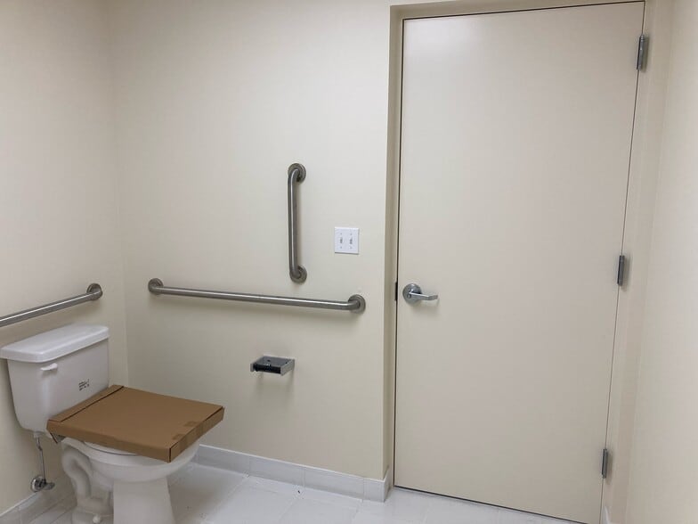 More Photos Of 78 Horseblock Rd, Yaphank Warehouse For Sale