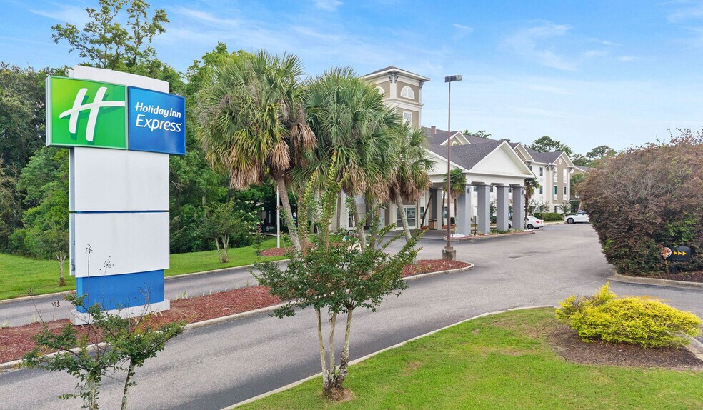More Photos Of 19751 S Greeno Rd, Fairhope Hotel For Sale