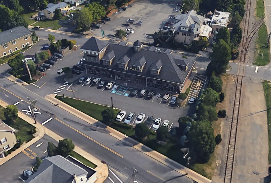 More Photos Of 93 Main St, Farmingdale Storefront Retail Office For Lease
