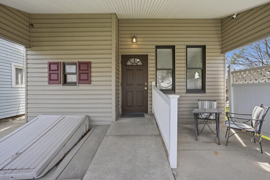 More Photos Of 8306 Ohio River Blvd, Pittsburgh Office For Sale