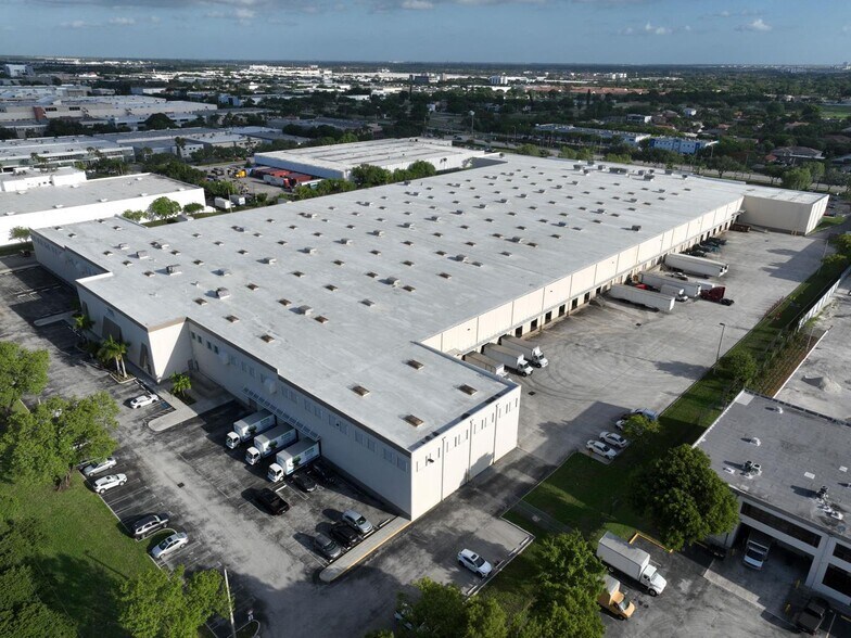 More Photos Of 10000 NW 25th St, Doral Distribution For Lease