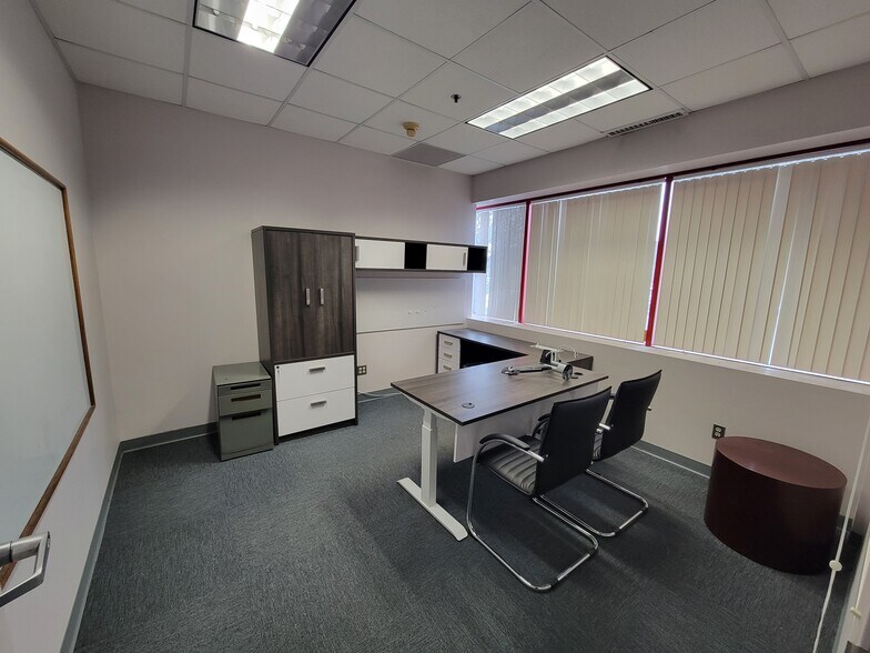 More Photos Of 900 Corporate Blvd, Newburgh Light Distribution For Lease