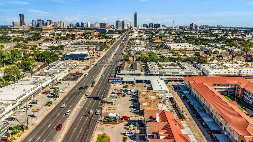 More Photos Of 6237-6241 Westheimer Rd, Houston Unknown For Lease