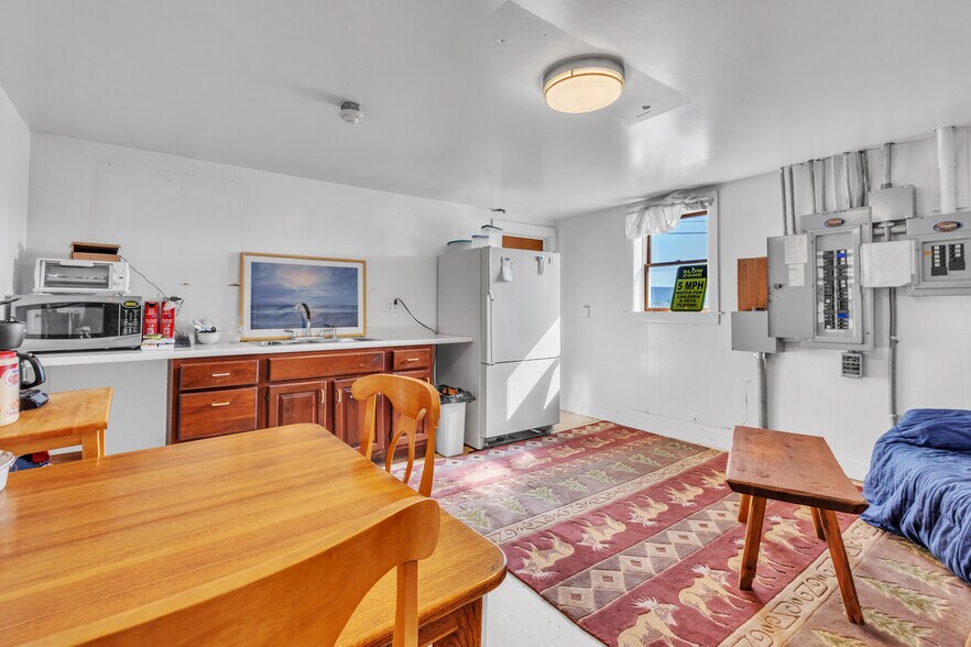 More Photos Of 203 Long Plain Rd, Whately Service For Sale