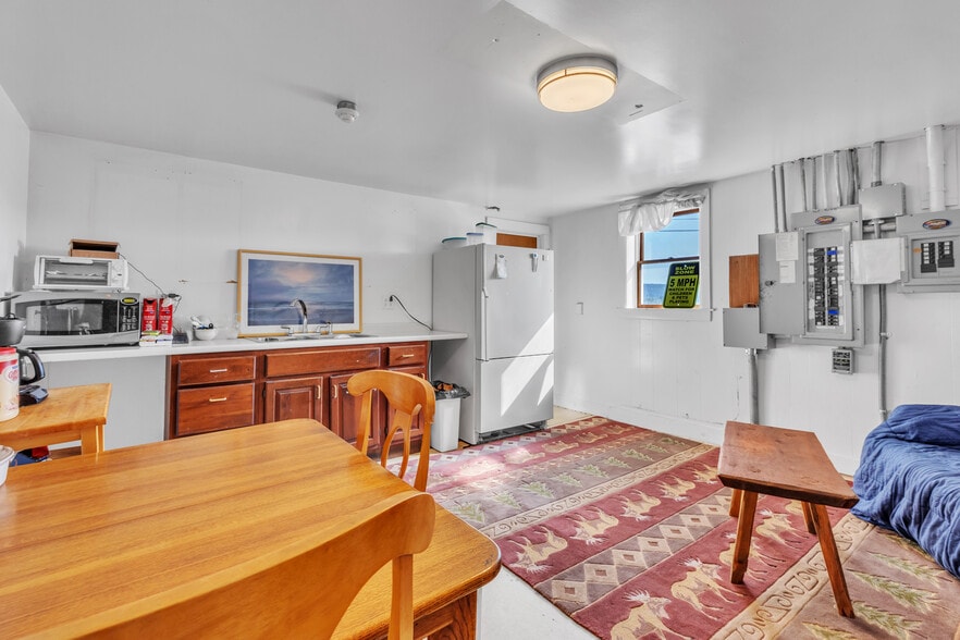 More Photos Of 203 Long Plain Rd, Whately Service For Sale