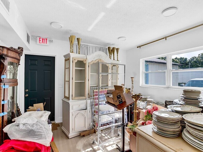 More Photos Of 1708 Old Dixie Hwy, Vero Beach General Retail For Sale