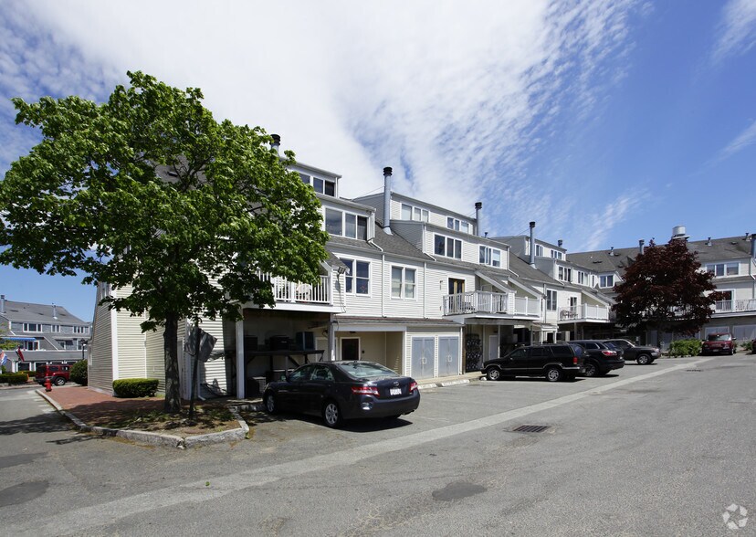 More Photos Of 70-102 Wharf St, Salem Apartments For Lease
