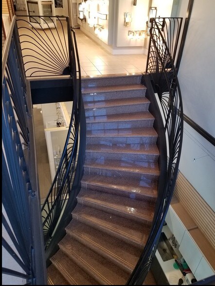 More Photos Of 423-435 Valencia St, San Francisco Freestanding For Sale