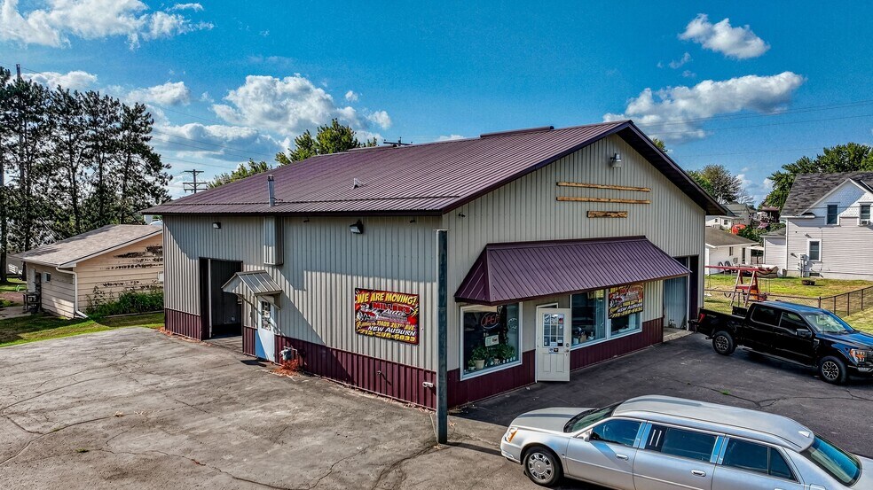 Primary Photo Of 1417 Martin Rd, Bloomer Auto Repair For Sale